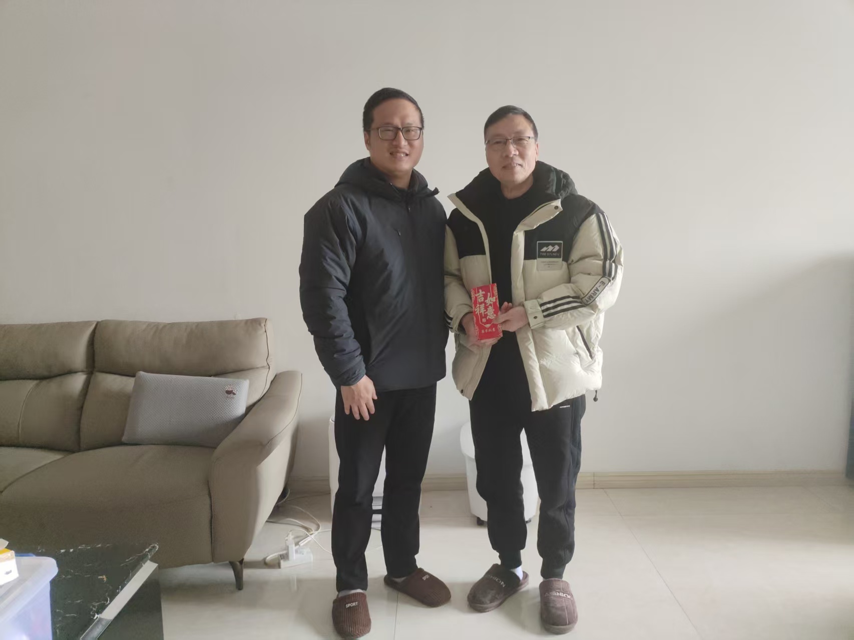 岁寒情深暖人心 同心致远谱新篇 ——营运公司党委开展新春走访慰问活动